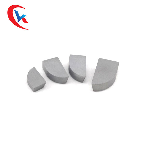 Astuces de soudure faites sur commande de carbure de tungstène antiusure pour les pièces de fraisage d'usage de carbure de tungstène d'outils